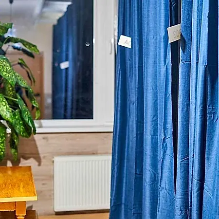 Tokyo Vibes - Private Sleeping Pods Hostel, Self Check-in 5* Вільнюс