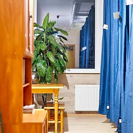 Tokyo Vibes - Private Sleeping Pods Hostel, Self Check-in Готель 5*