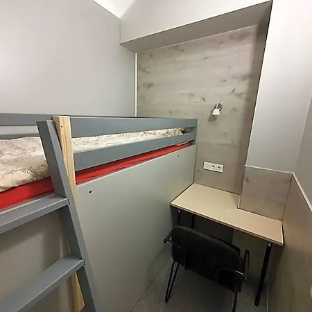 Tokyo Vibes - Private Sleeping Pods Hostel, Self Check-in Hotel Vilnius